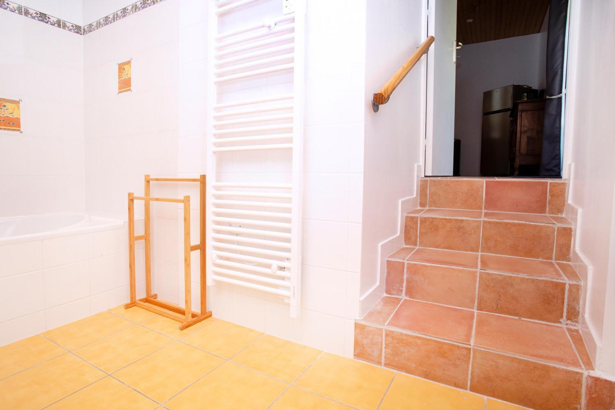 La Mancelliere De Montjoie Chambres D'Hotes Et Gites Saint-Michel-de-Montjoie Ngoại thất bức ảnh